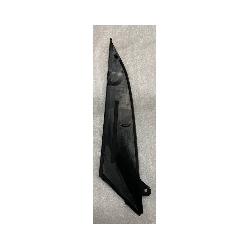 Fianchetto lato SX originale sotto serbatoio Yamaha R1 anni '04-'06 codice 5VY-24129-00 usato in ottime condizioni